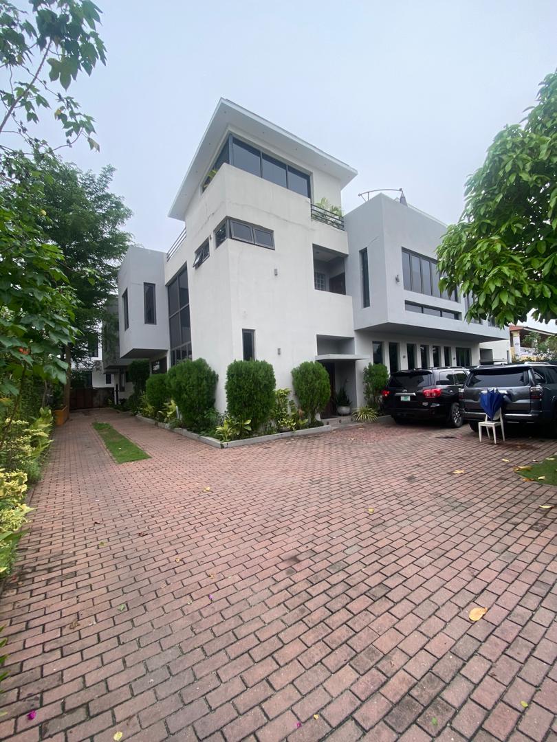 4 Bedroom Townhouse and Boy's Quarters